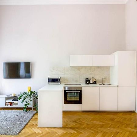 Luxury Lisbeth Apartman Budapest Boedapest Buitenkant foto